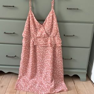 Adorable pink and white floral summer dress size XS